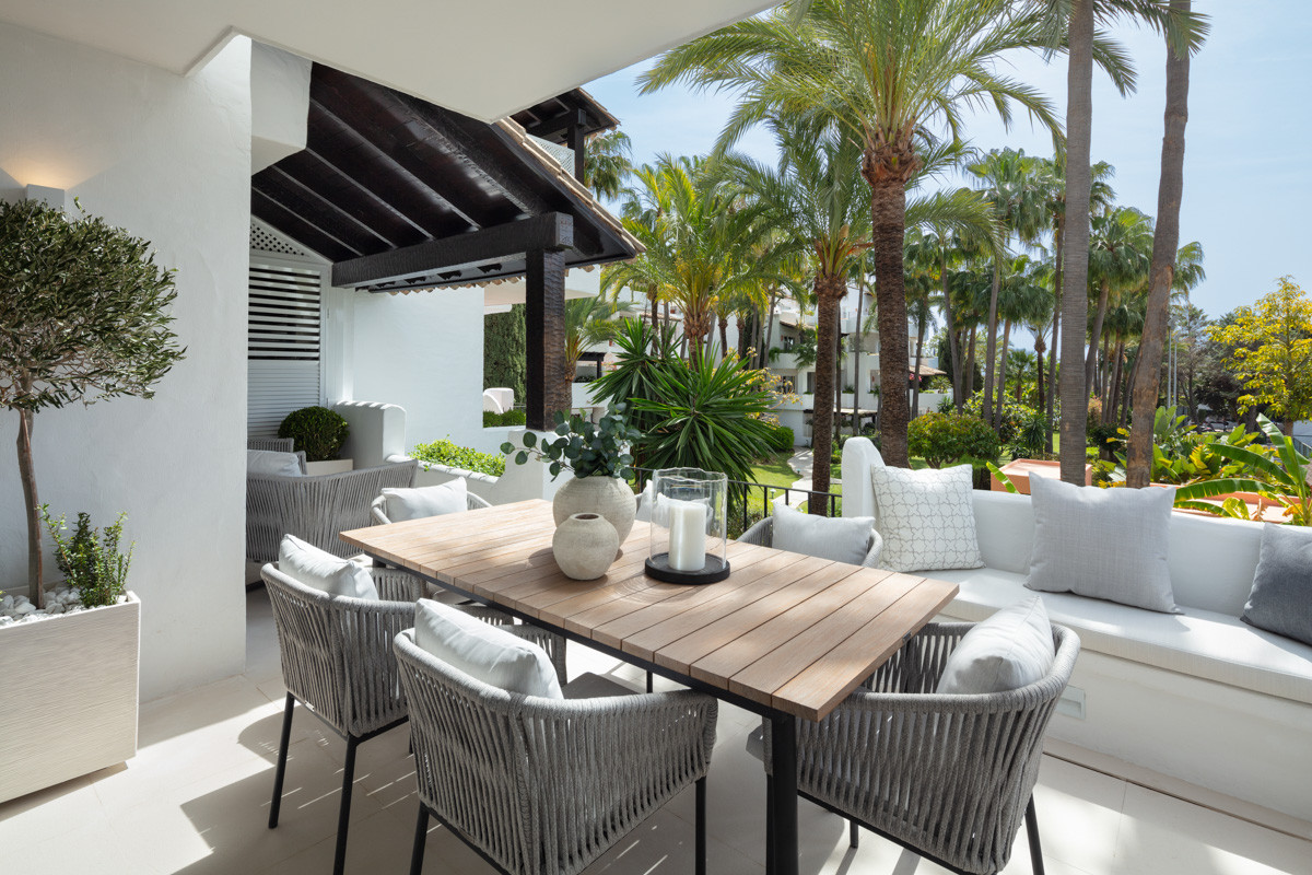 Apartment for sale in Lomas de Marbella Club-Puente Romano