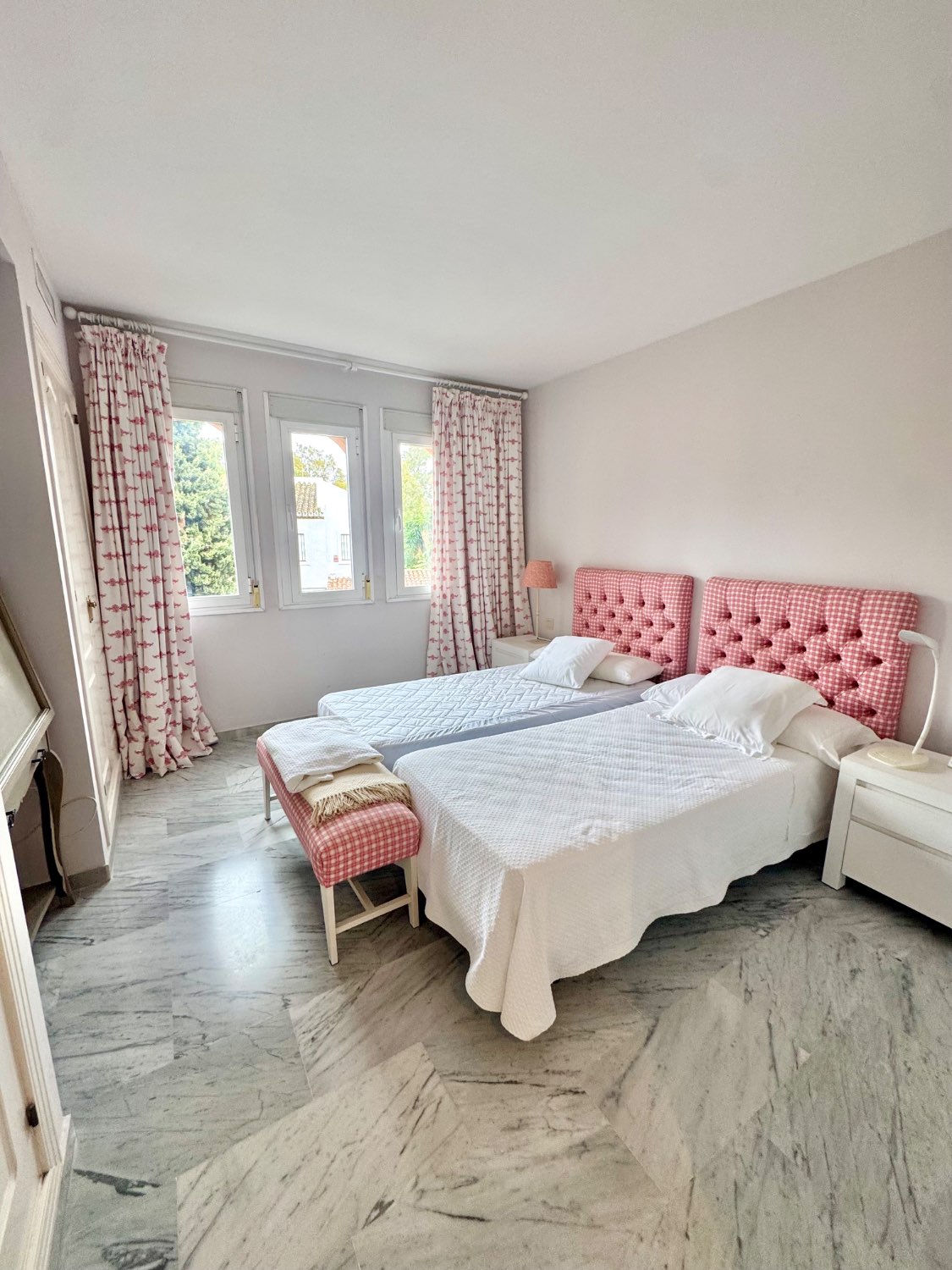 Impeccable 4-bedroom duplex penthouse in Guadalmina Baja