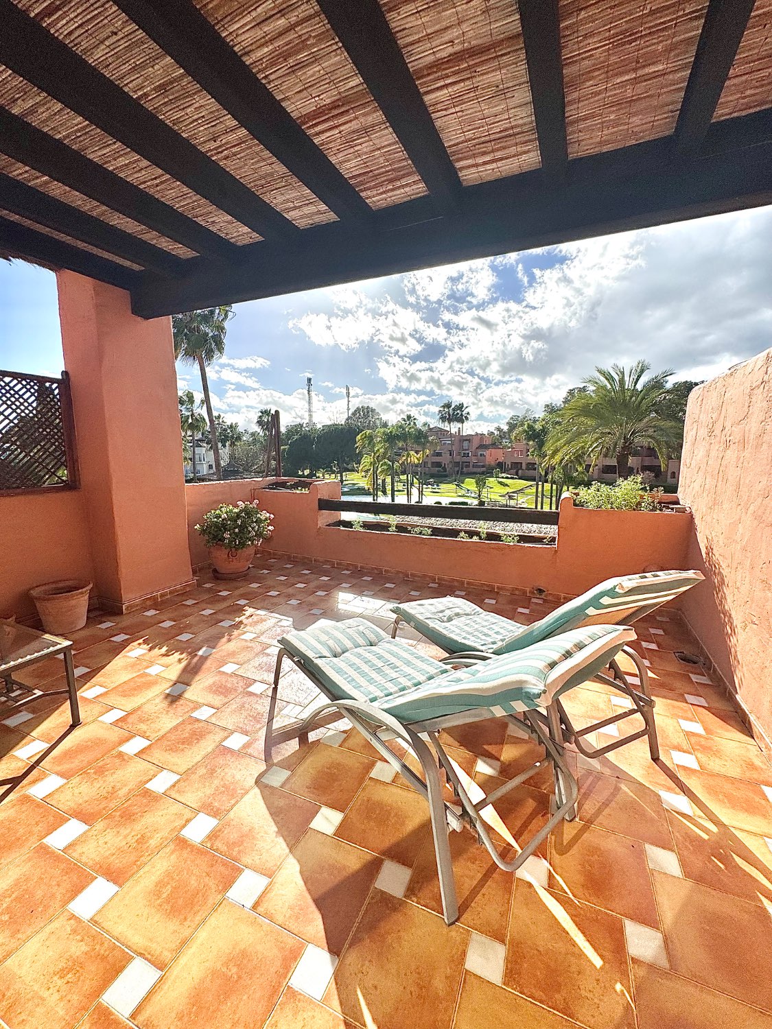 Impeccable 4-bedroom duplex penthouse in Guadalmina Baja