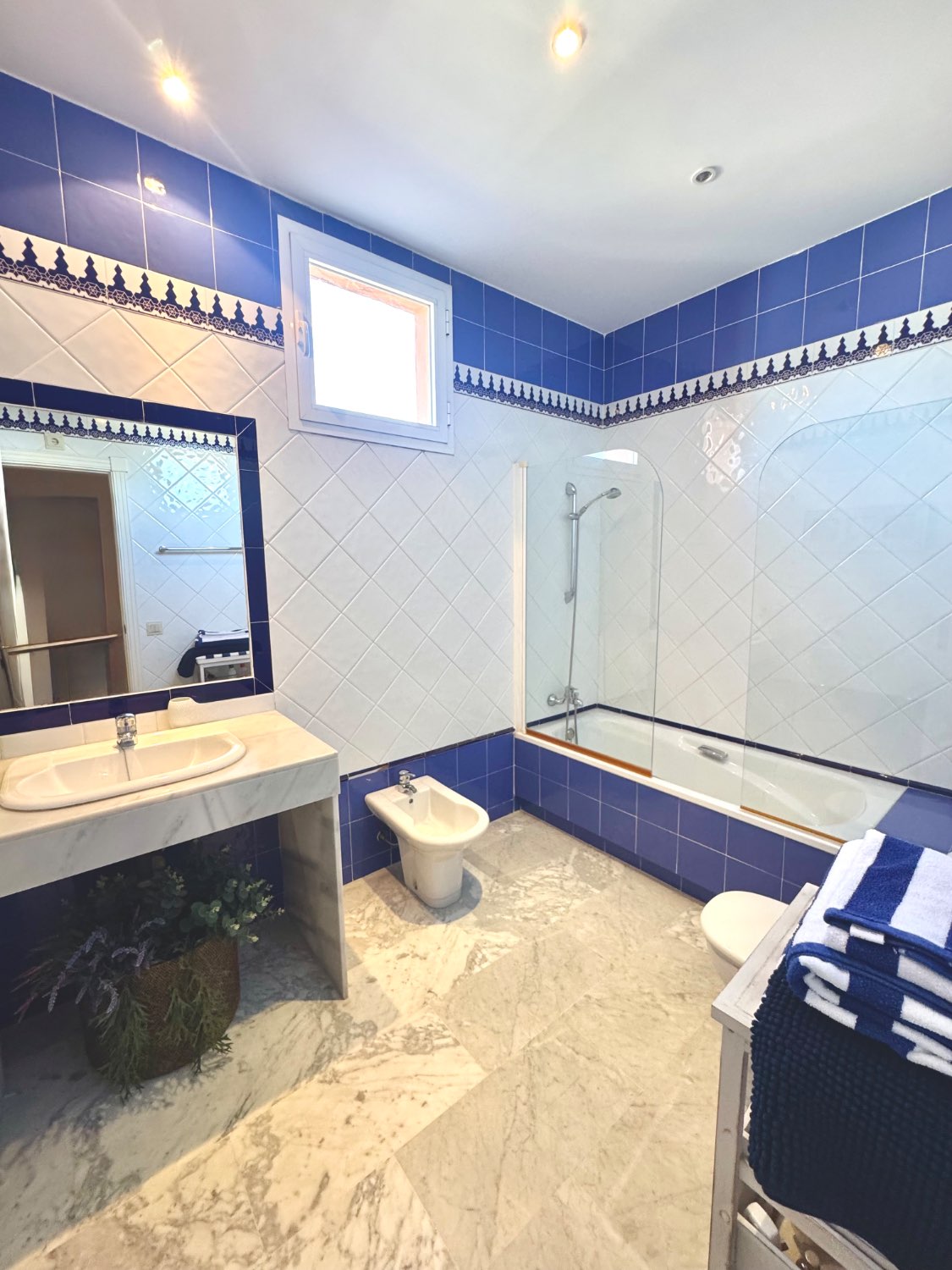 Impeccable 4-bedroom duplex penthouse in Guadalmina Baja