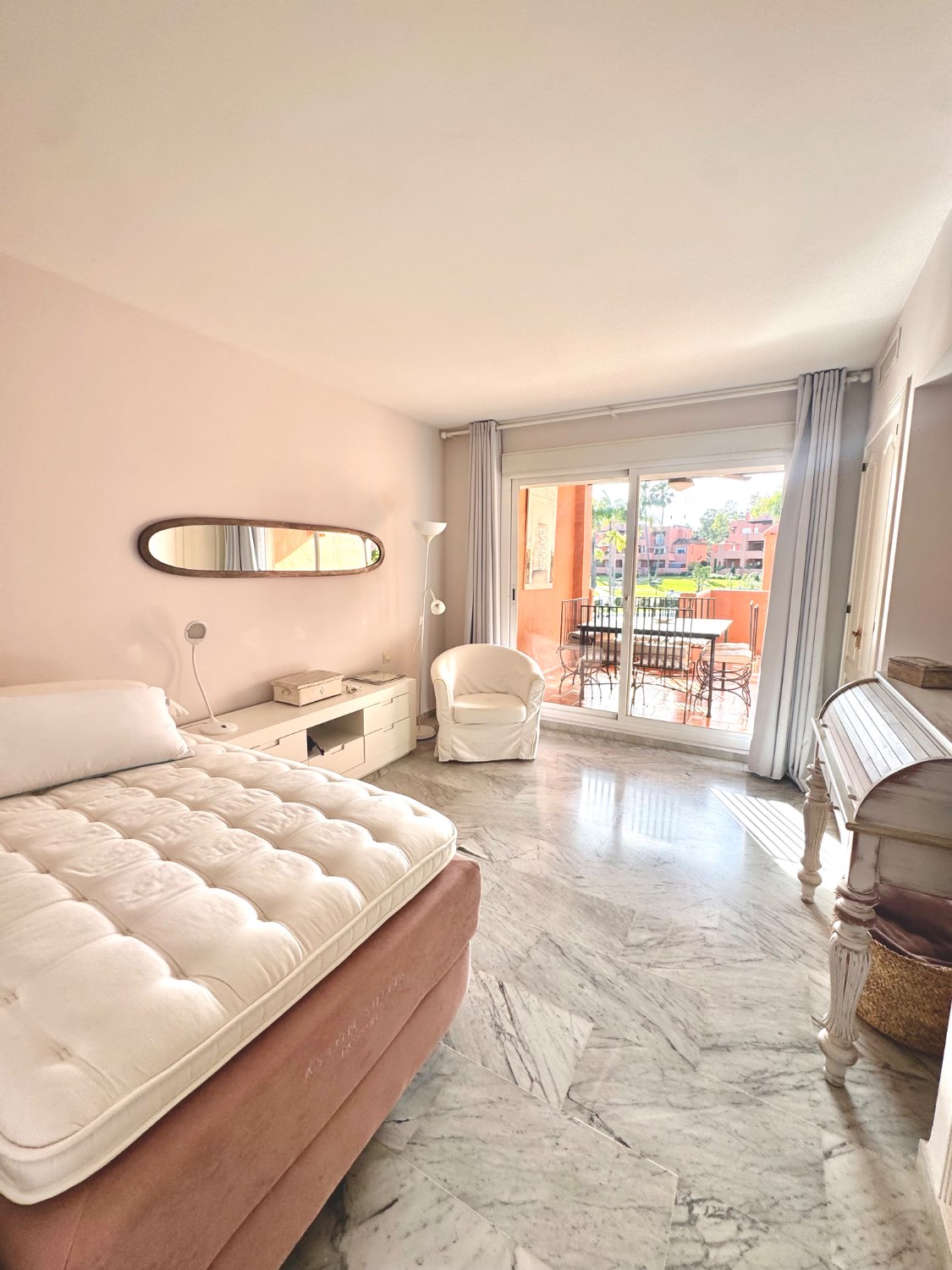 Impeccable 4-bedroom duplex penthouse in Guadalmina Baja