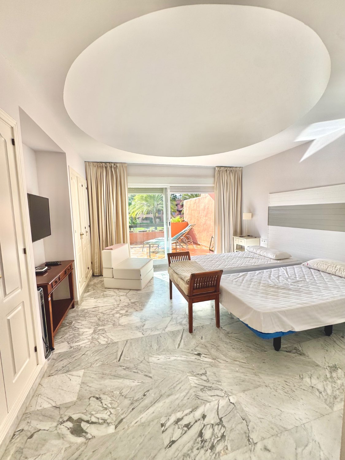 Impeccable 4-bedroom duplex penthouse in Guadalmina Baja