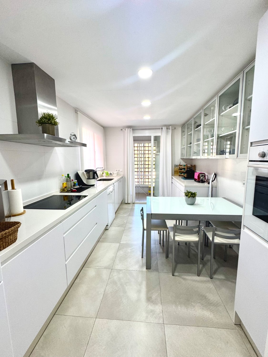 Impeccable 4-bedroom duplex penthouse in Guadalmina Baja